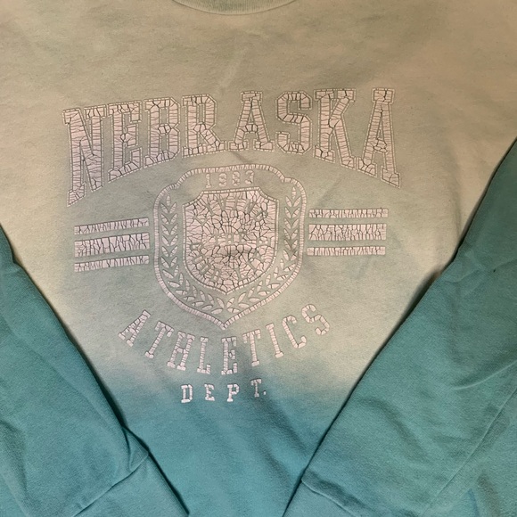 Ombre Nebraska Pullover - Picture 2 of 3